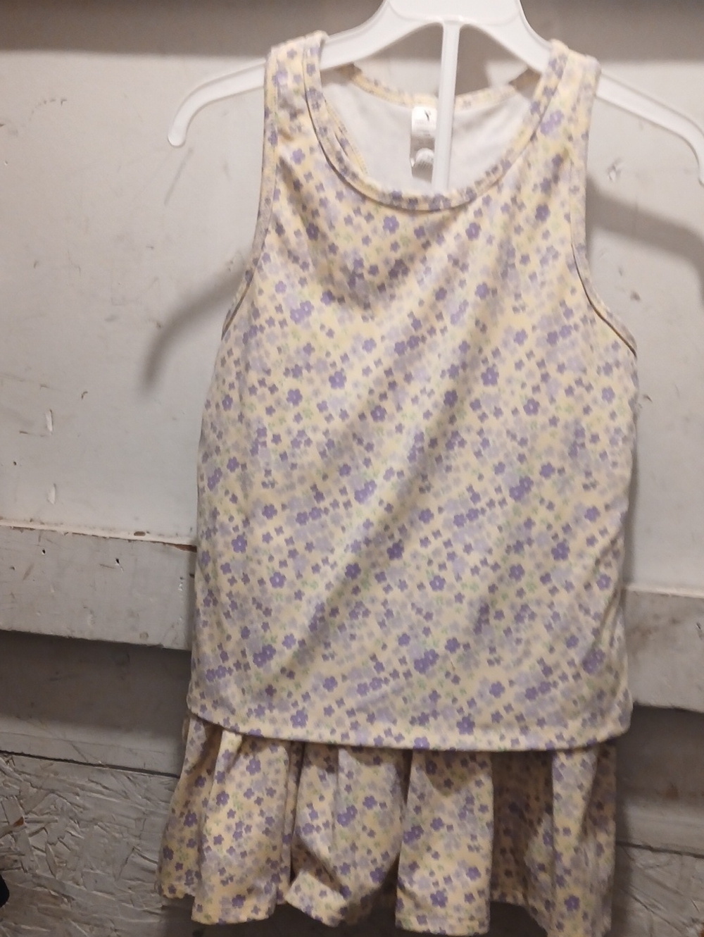 Yogalicious Lavender Floral Tank & Skorts on Pale Yellow Size XL